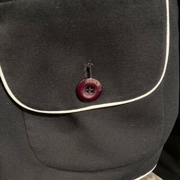 Black and White Structured Blazer - Picture 7 of 13